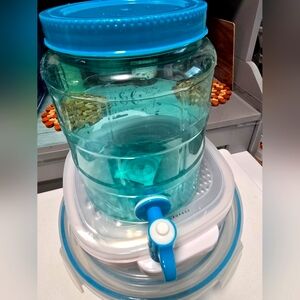 Kitchen Set  Bowls Sheddar Water Dispenser